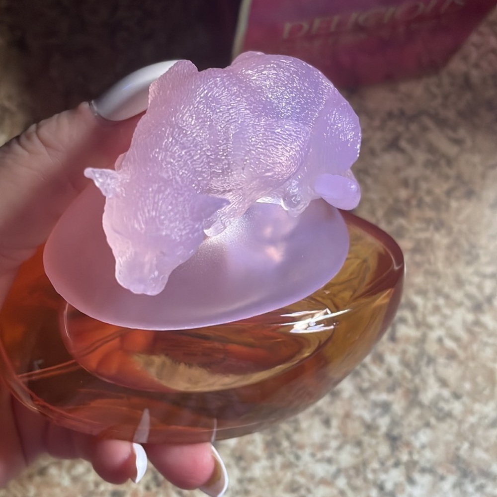 Woman - Picture 2 of 5